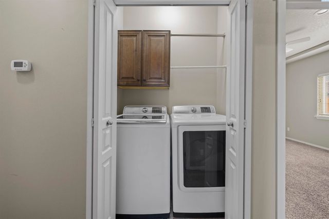 3742 Grant Loop, West Richland, WA 99353