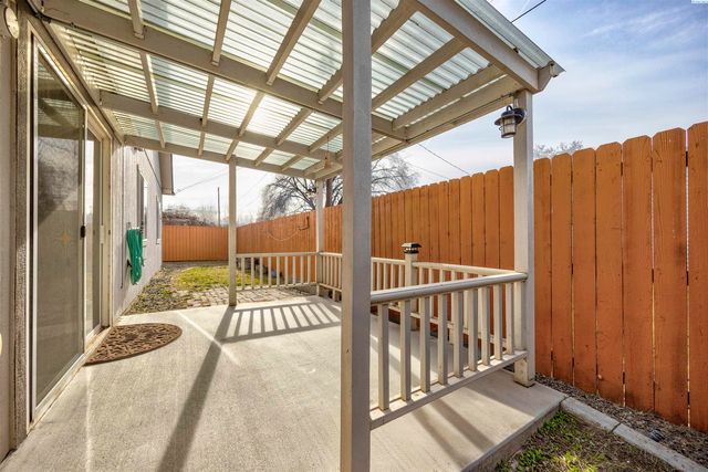 3742 Grant Loop, West Richland, WA 99353