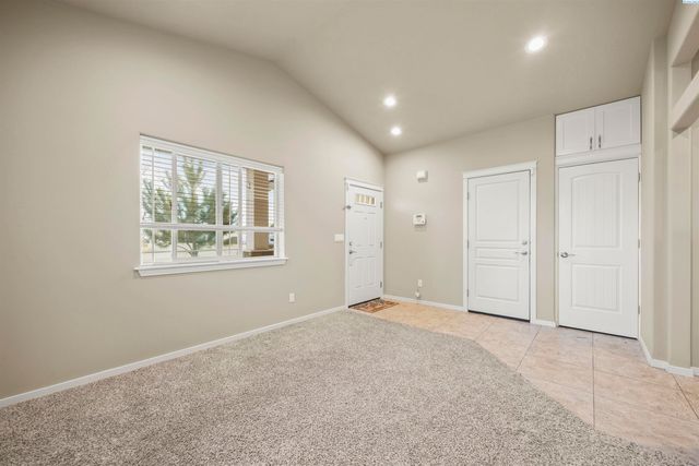 3742 Grant Loop, West Richland, WA 99353