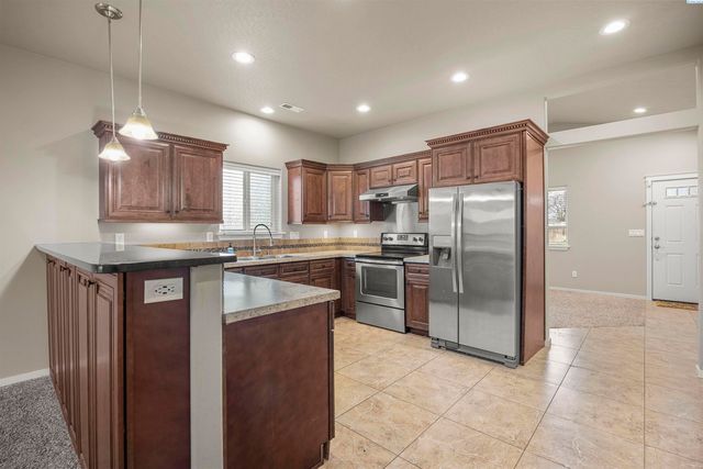 3742 Grant Loop, West Richland, WA 99353