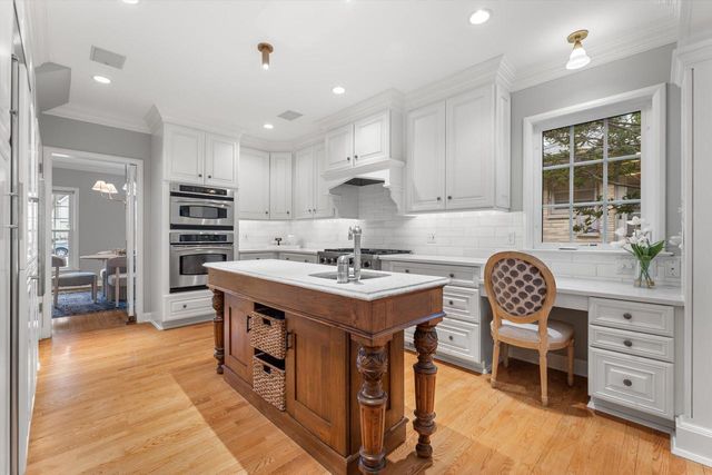 5050 Lake DRIVE, Whitefish Bay, WI 53217