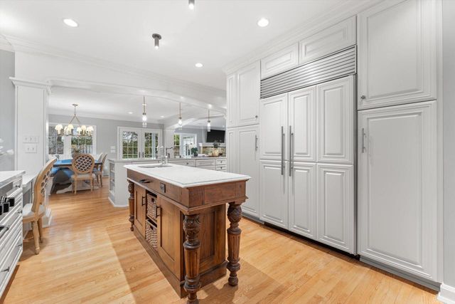 5050 Lake DRIVE, Whitefish Bay, WI 53217