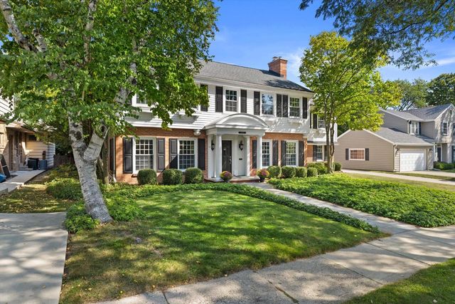 5050 Lake DRIVE, Whitefish Bay, WI 53217