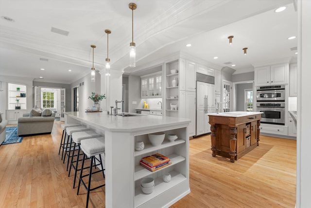 5050 Lake DRIVE, Whitefish Bay, WI 53217