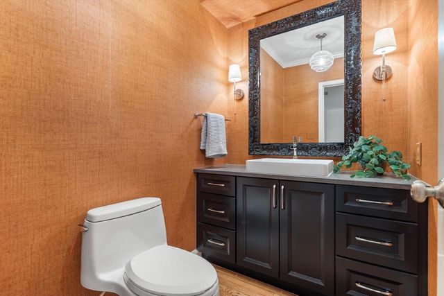 5050 Lake DRIVE, Whitefish Bay, WI 53217