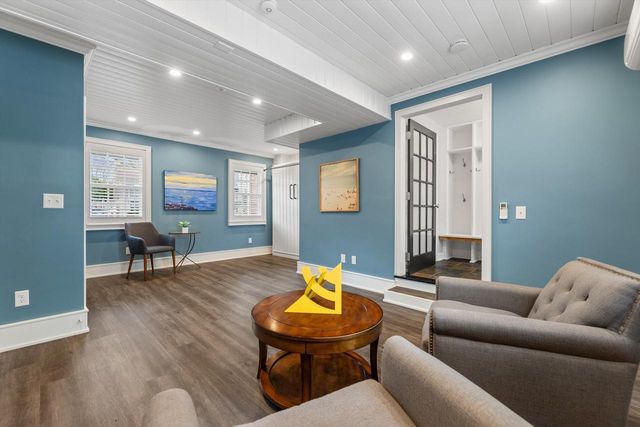 5050 Lake DRIVE, Whitefish Bay, WI 53217