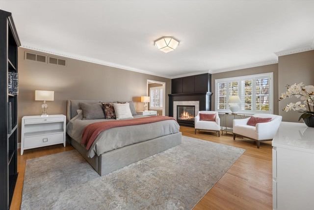 5050 Lake DRIVE, Whitefish Bay, WI 53217
