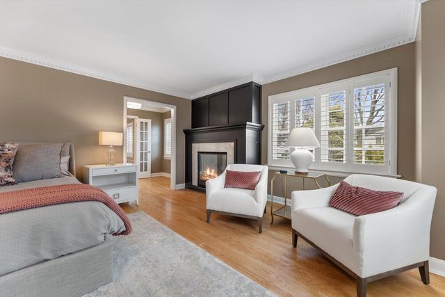 5050 Lake DRIVE, Whitefish Bay, WI 53217