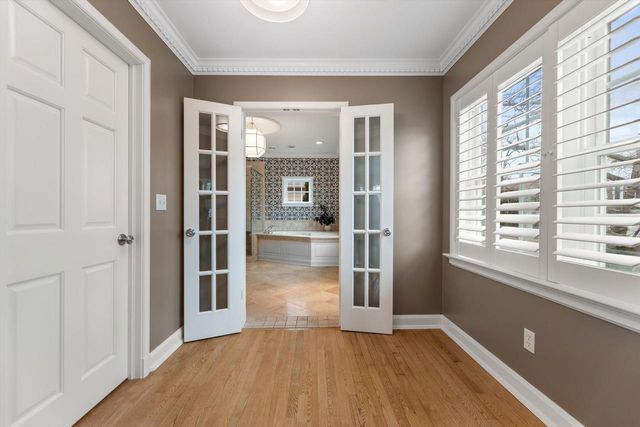5050 Lake DRIVE, Whitefish Bay, WI 53217