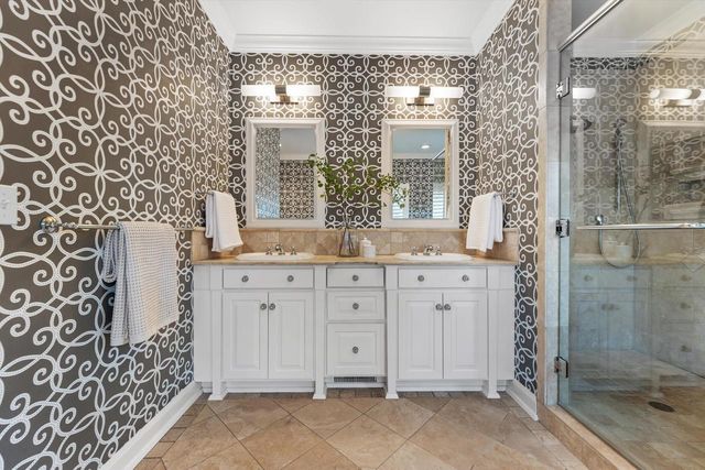5050 Lake DRIVE, Whitefish Bay, WI 53217