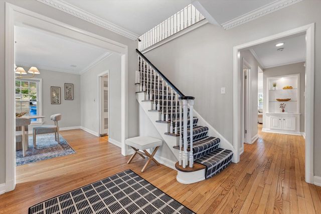 5050 Lake DRIVE, Whitefish Bay, WI 53217