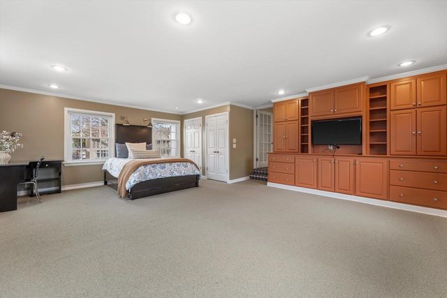 5050 Lake DRIVE, Whitefish Bay, WI 53217