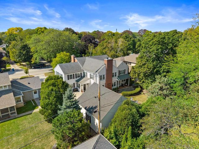 5050 Lake DRIVE, Whitefish Bay, WI 53217