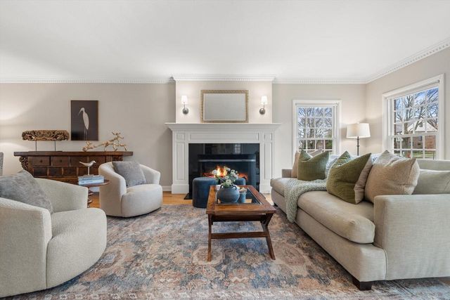 5050 Lake DRIVE, Whitefish Bay, WI 53217