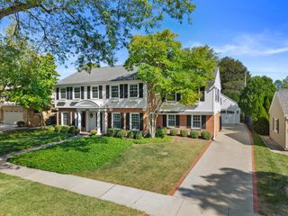 5050 Lake DRIVE, Whitefish Bay, WI 53217