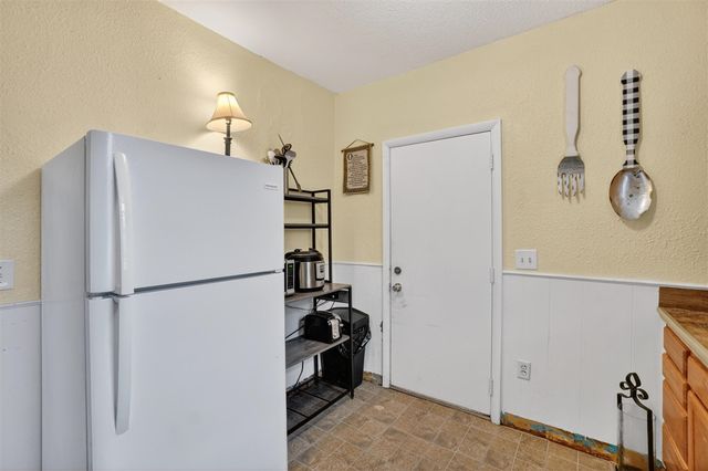 111 W Barnes Avenue, Lansing, MI 48910