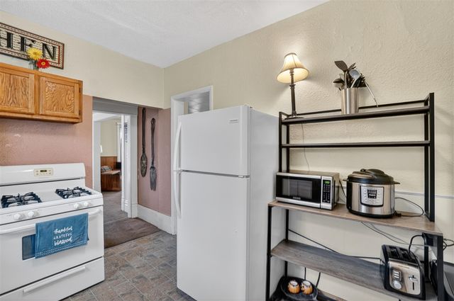 111 W Barnes Avenue, Lansing, MI 48910