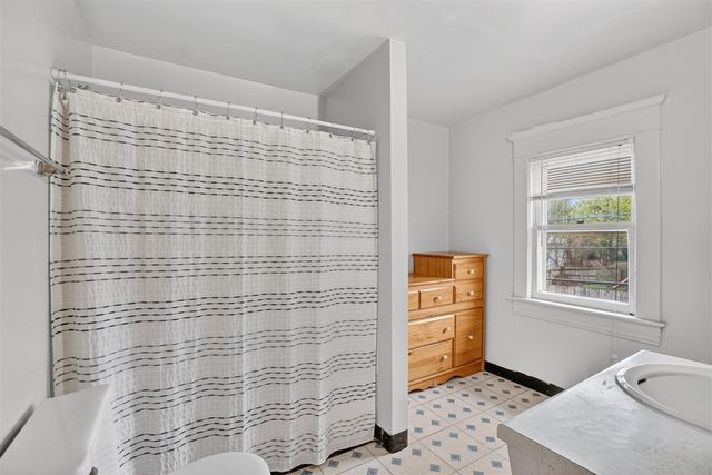 111 W Barnes Avenue, Lansing, MI 48910