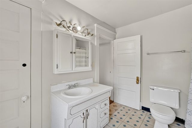 111 W Barnes Avenue, Lansing, MI 48910
