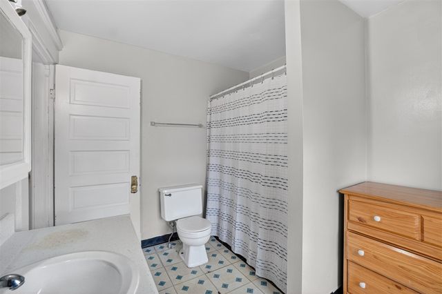 111 W Barnes Avenue, Lansing, MI 48910