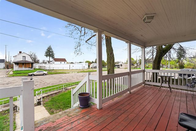 111 W Barnes Avenue, Lansing, MI 48910