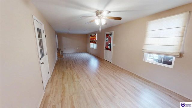 128 Parkside Circle, Vine Grove, KY 40175