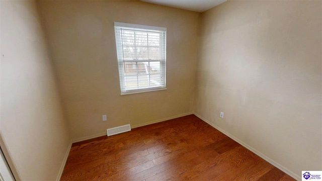 128 Parkside Circle, Vine Grove, KY 40175