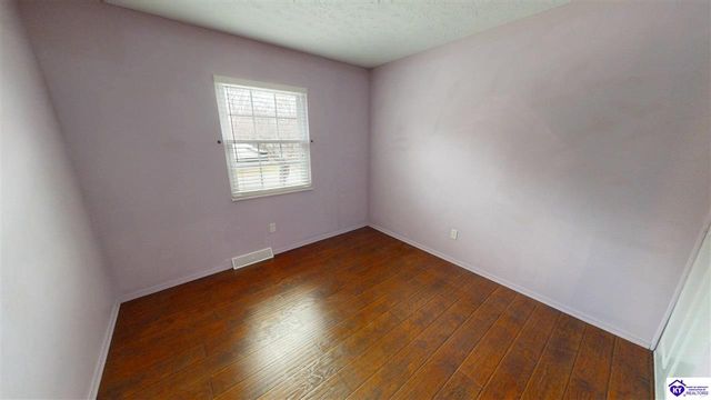 128 Parkside Circle, Vine Grove, KY 40175