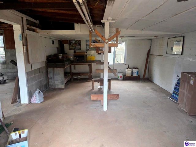 128 Parkside Circle, Vine Grove, KY 40175