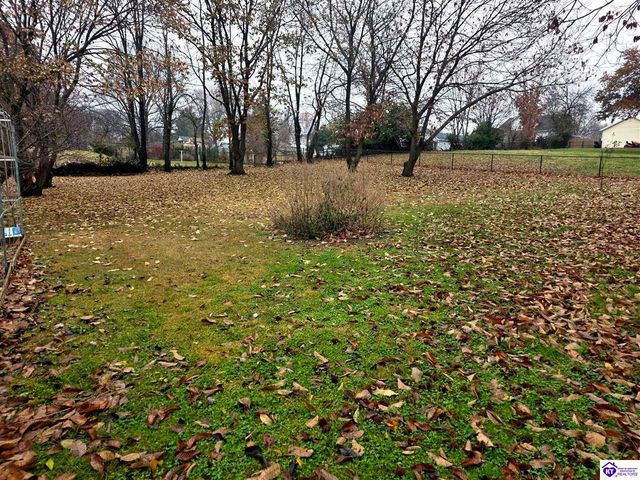 128 Parkside Circle, Vine Grove, KY 40175