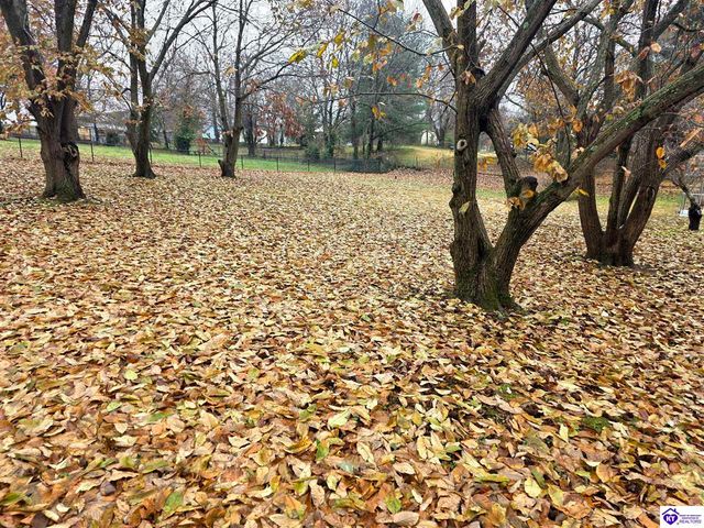 128 Parkside Circle, Vine Grove, KY 40175