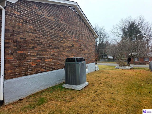 128 Parkside Circle, Vine Grove, KY 40175