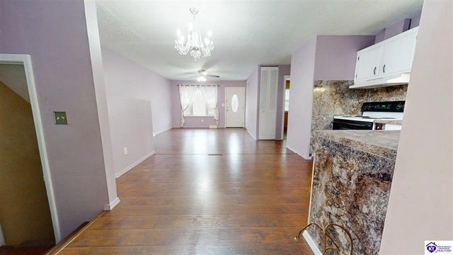 128 Parkside Circle, Vine Grove, KY 40175