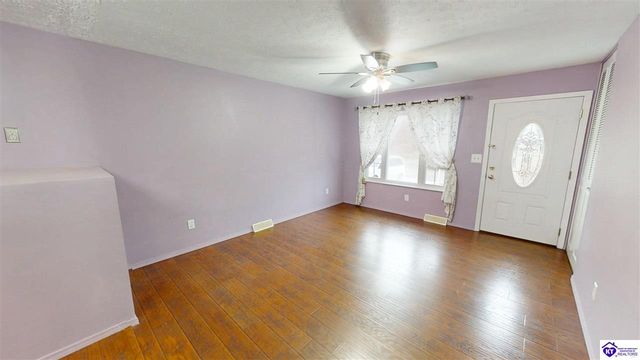 128 Parkside Circle, Vine Grove, KY 40175