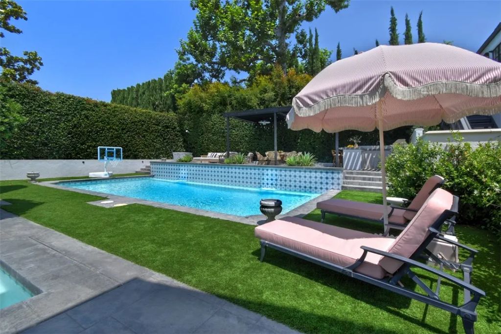 Image 50 of property listing at 5005 Los Feliz Boulevard, Los Angeles, CA 90027