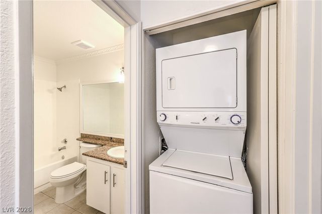 460 Elm Drive 204, Las Vegas, NV 89169