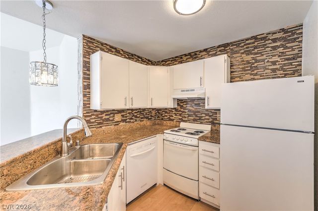 460 Elm Drive 204, Las Vegas, NV 89169