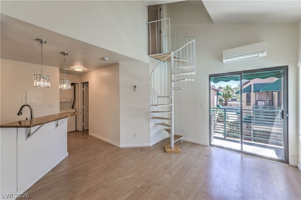 460 Elm Drive 204, Las Vegas, NV 89169