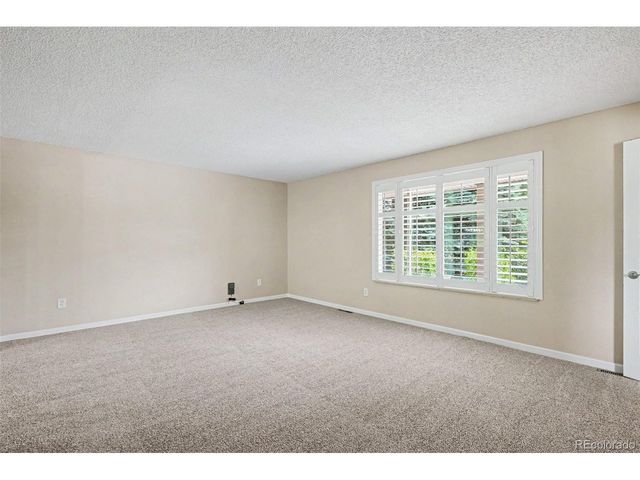 5406 S Rifle Ct, Centennial, CO 80015