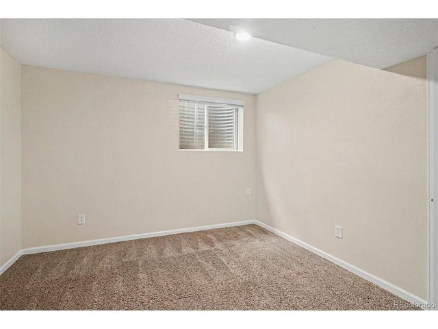 5406 S Rifle Ct, Centennial, CO 80015