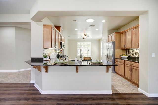 9644 Oakham Way, Elk Grove, CA 95757