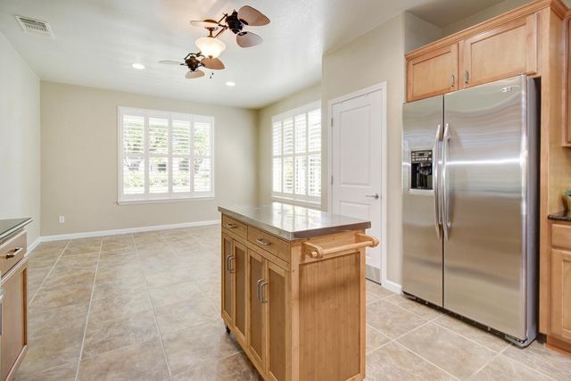 9644 Oakham Way, Elk Grove, CA 95757
