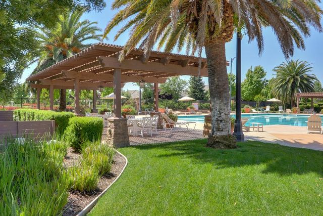 9644 Oakham Way, Elk Grove, CA 95757
