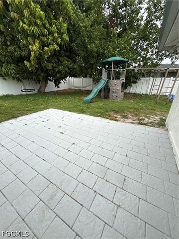 233 SW 43RD ST, Cape Coral, FL 33914