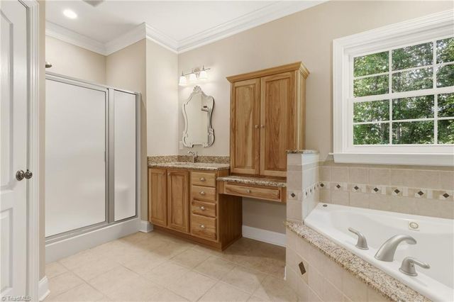 4693 Kellys Trail Court, Winston-salem, NC 27101
