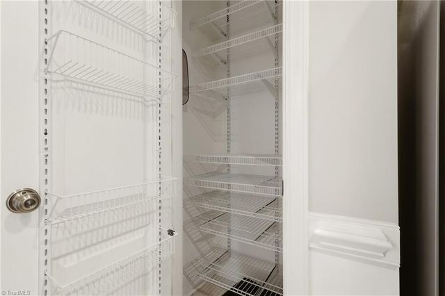 4693 Kellys Trail Court, Winston-salem, NC 27101