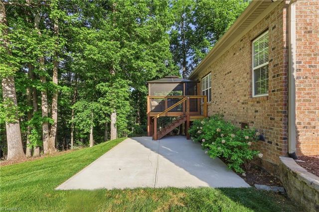 4693 Kellys Trail Court, Winston-salem, NC 27101