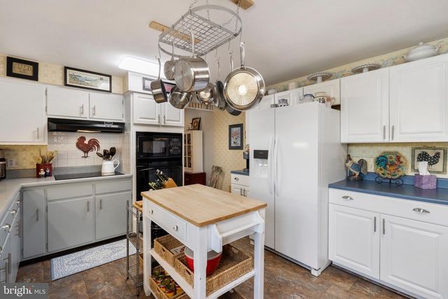 1355 REUNION CORNER, Gerrardstown, WV 25420