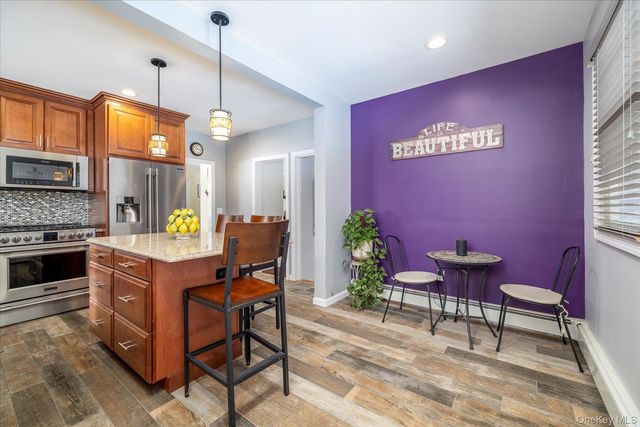 102 Franklin Avenue, Malverne, NY 11565