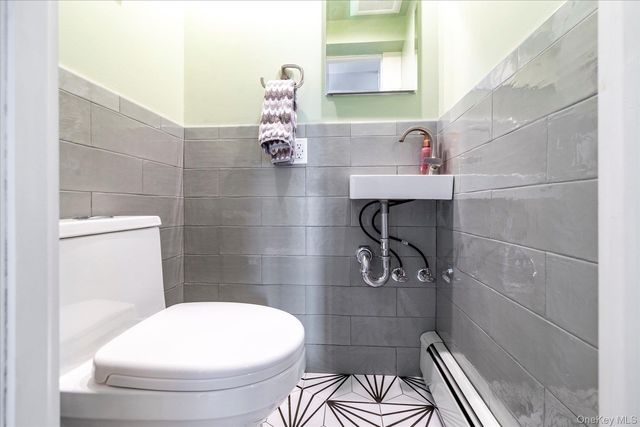 102 Franklin Avenue, Malverne, NY 11565